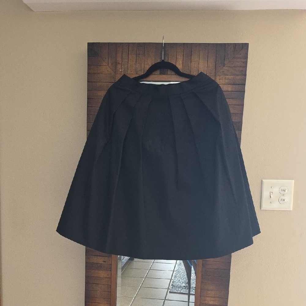 New WHBM Sateen Full Black Women's Skirt, Size 6